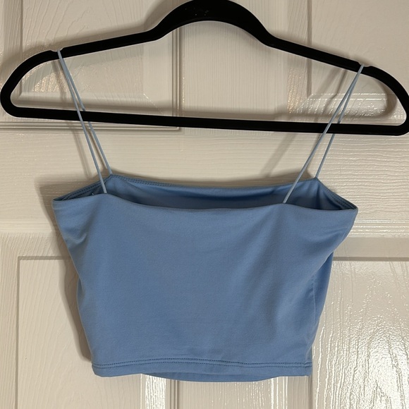 Blue tank crop - Picture 2 of 4